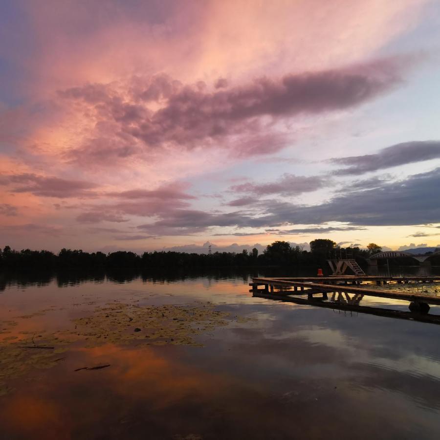 Camping De Thoissey *** Bagian luar foto