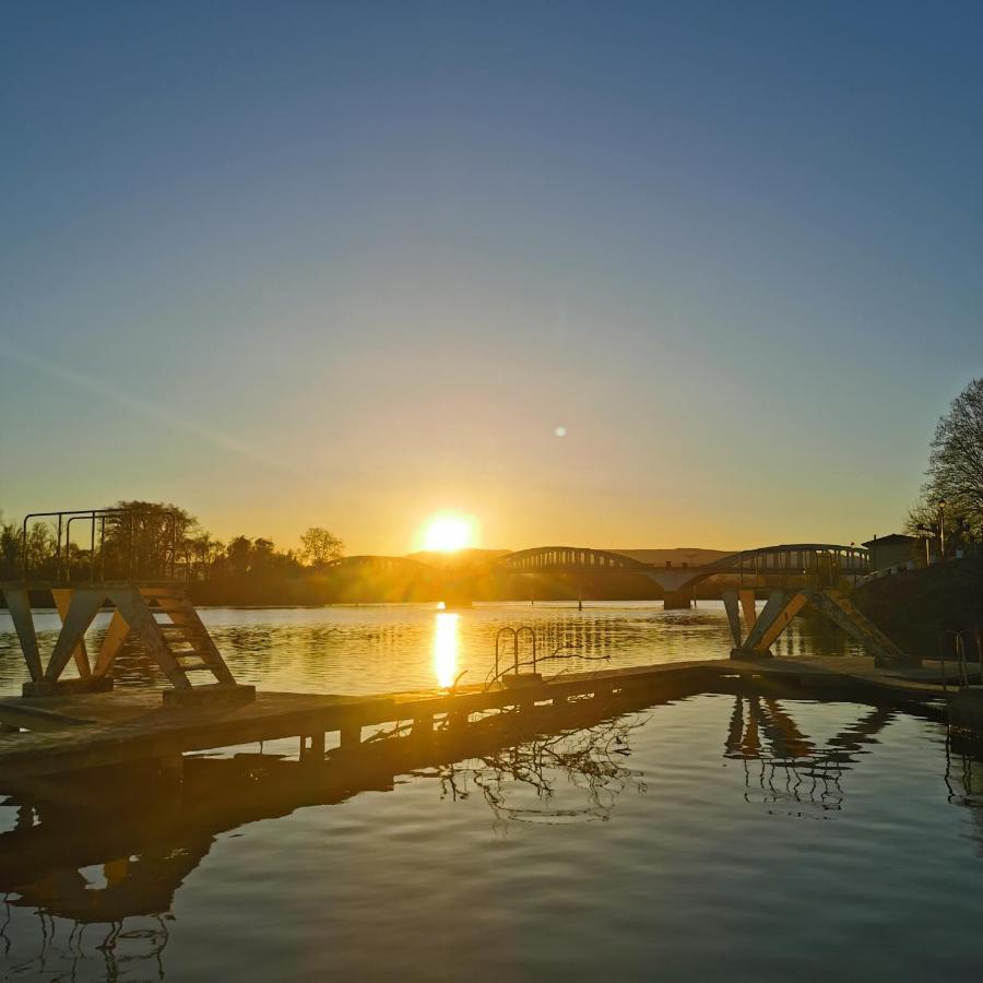 Camping De Thoissey *** Bagian luar foto