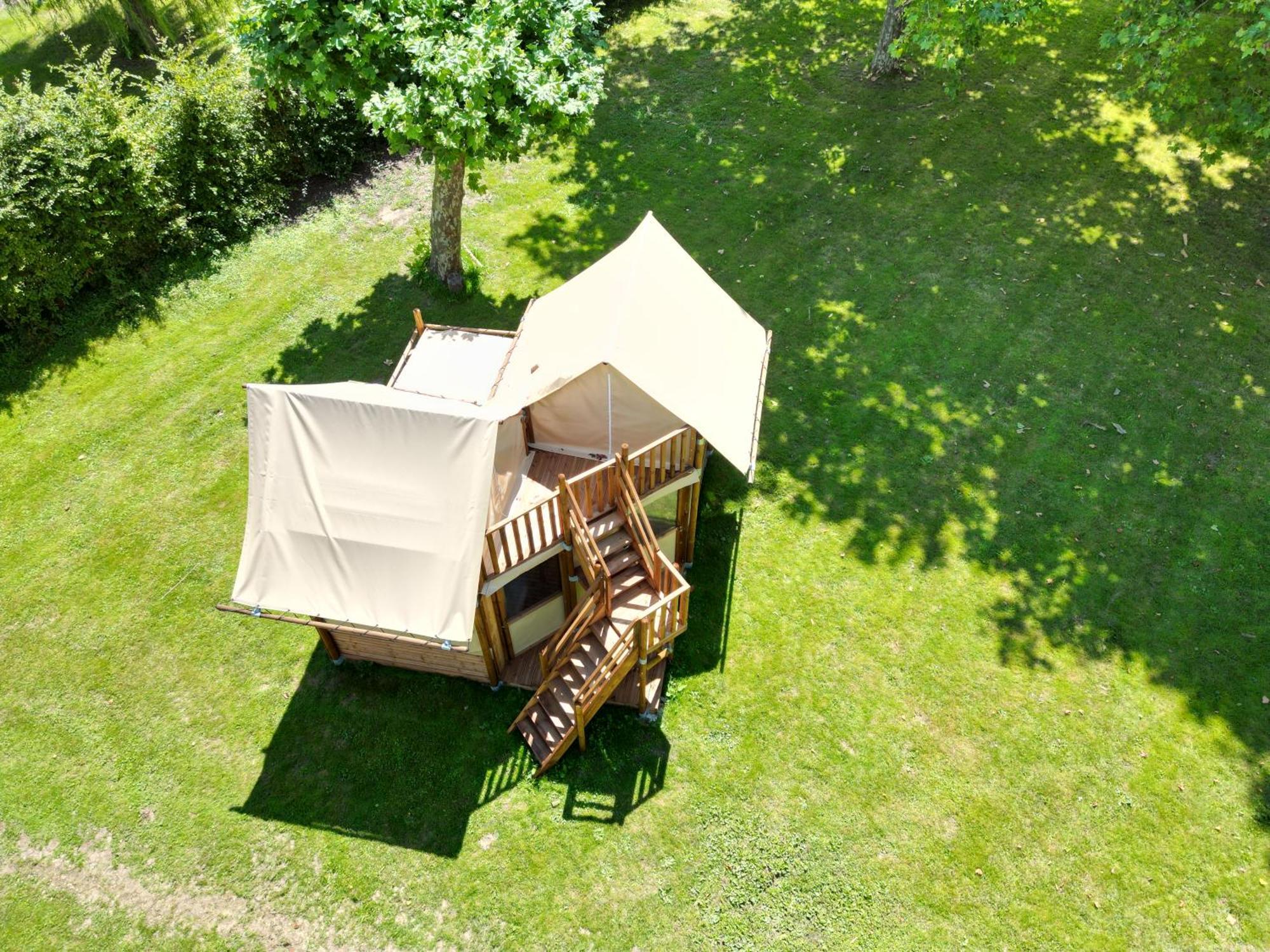 Camping De Thoissey *** Bagian luar foto