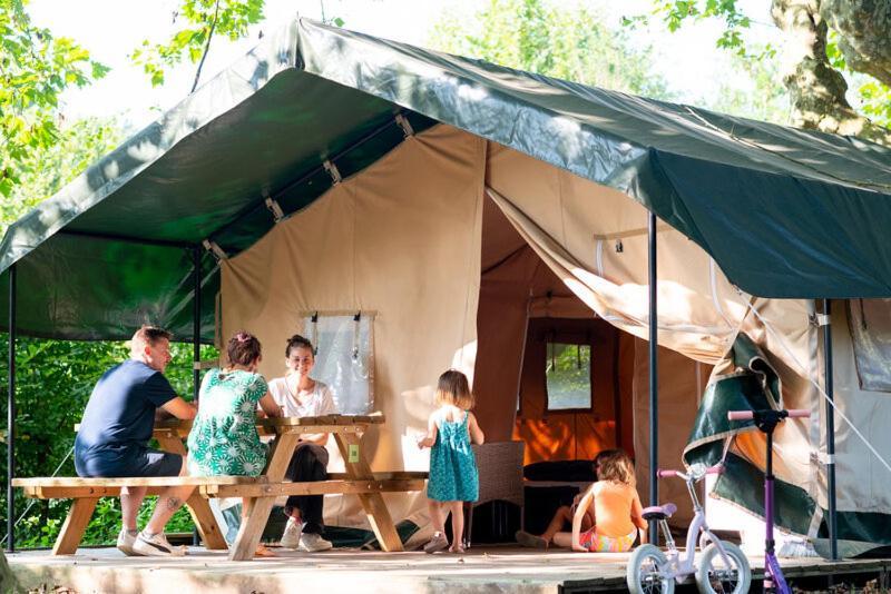 Camping De Thoissey *** Bagian luar foto